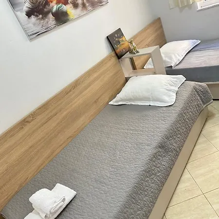 アパート Delux *