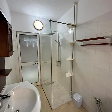 Delux アパート *