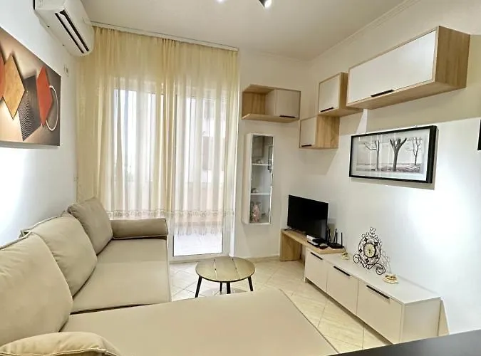 Delux * Durrës